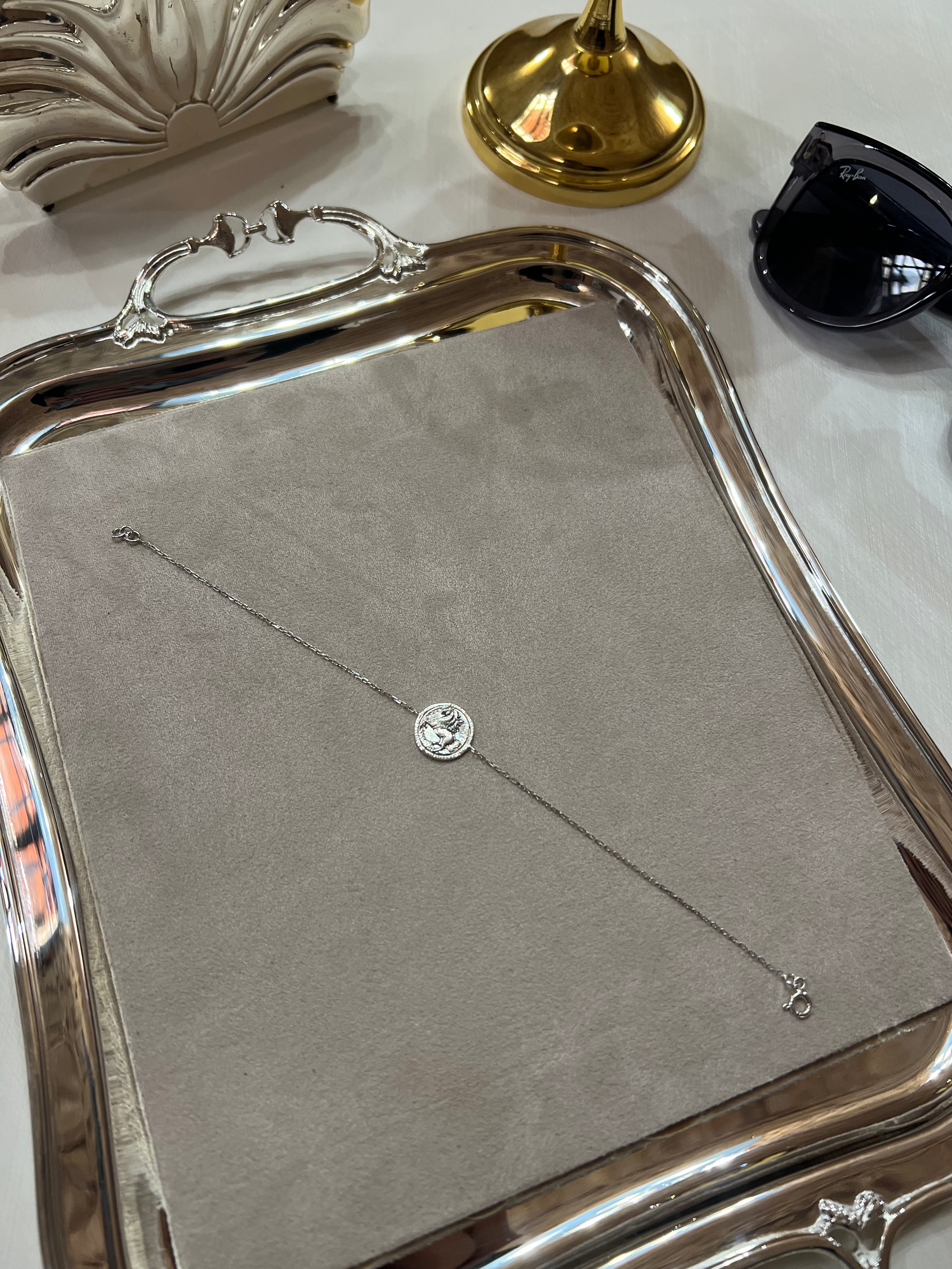 At Figürlü Antik Madalyon Bileklik