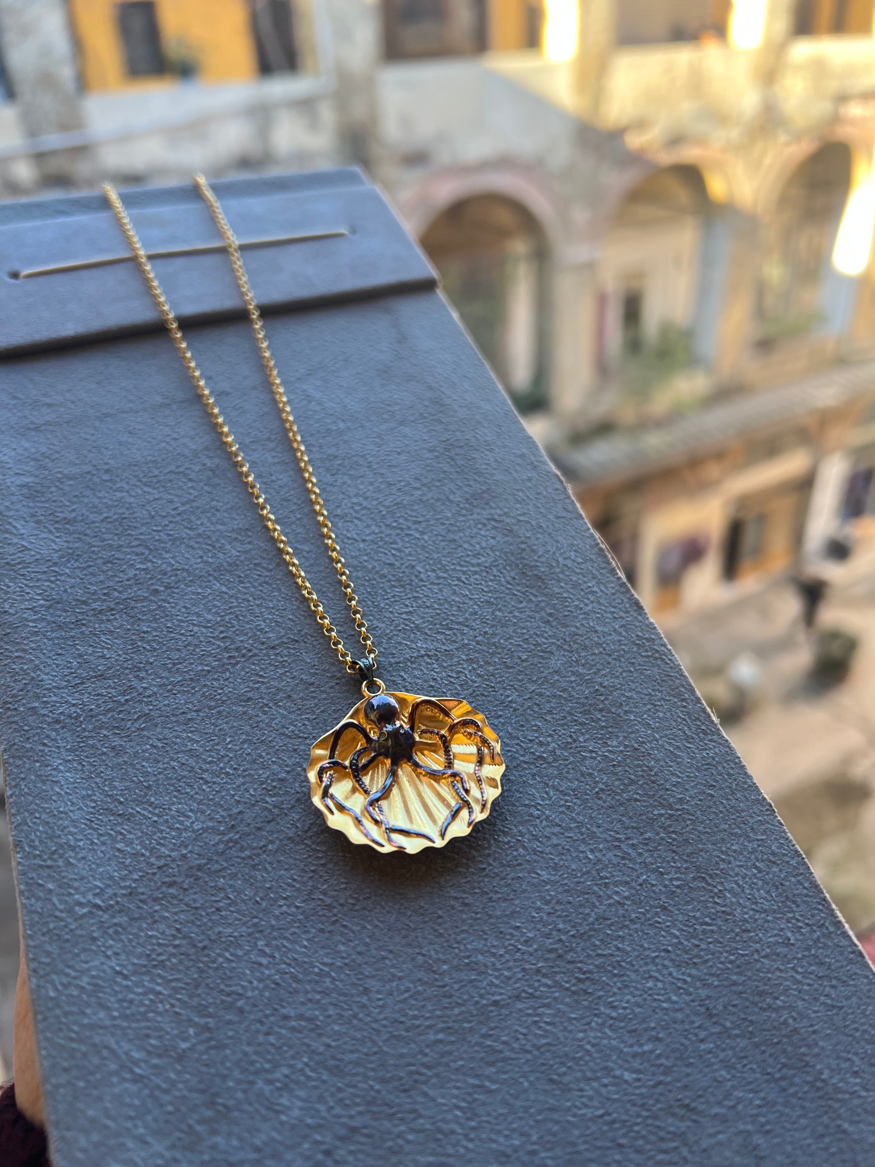 İstiridye & Ahtapot Figürlü Kolye