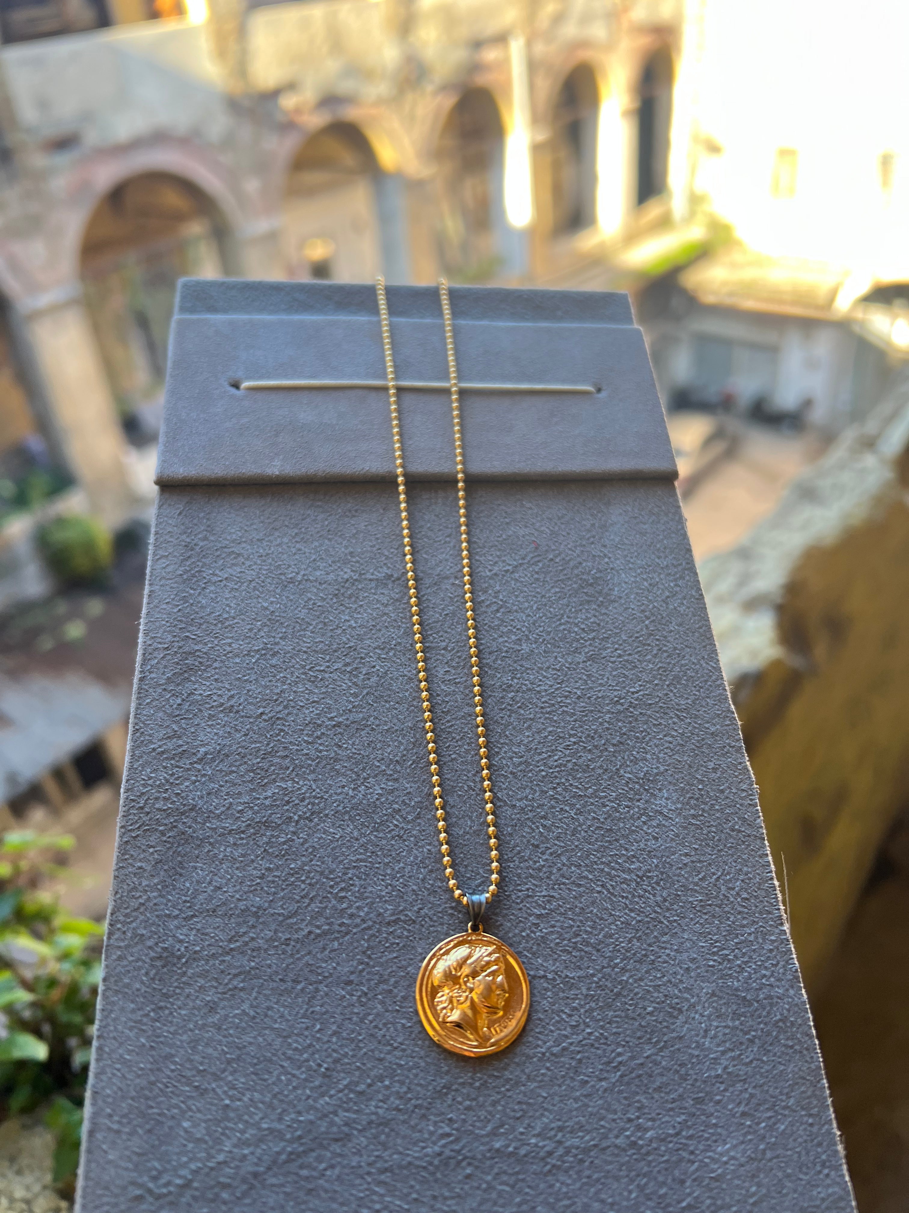 Antik Madalyon Kolye